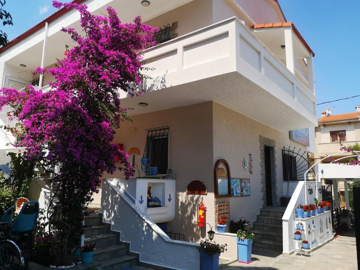 Haus Niko Apartments And Suites نيا بوتيدايا المظهر الخارجي الصورة