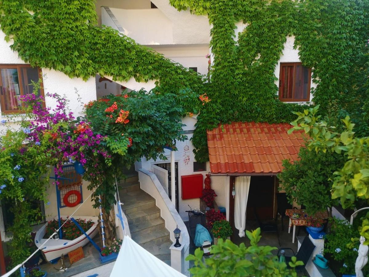 Haus Niko Apartments And Suites نيا بوتيدايا المظهر الخارجي الصورة