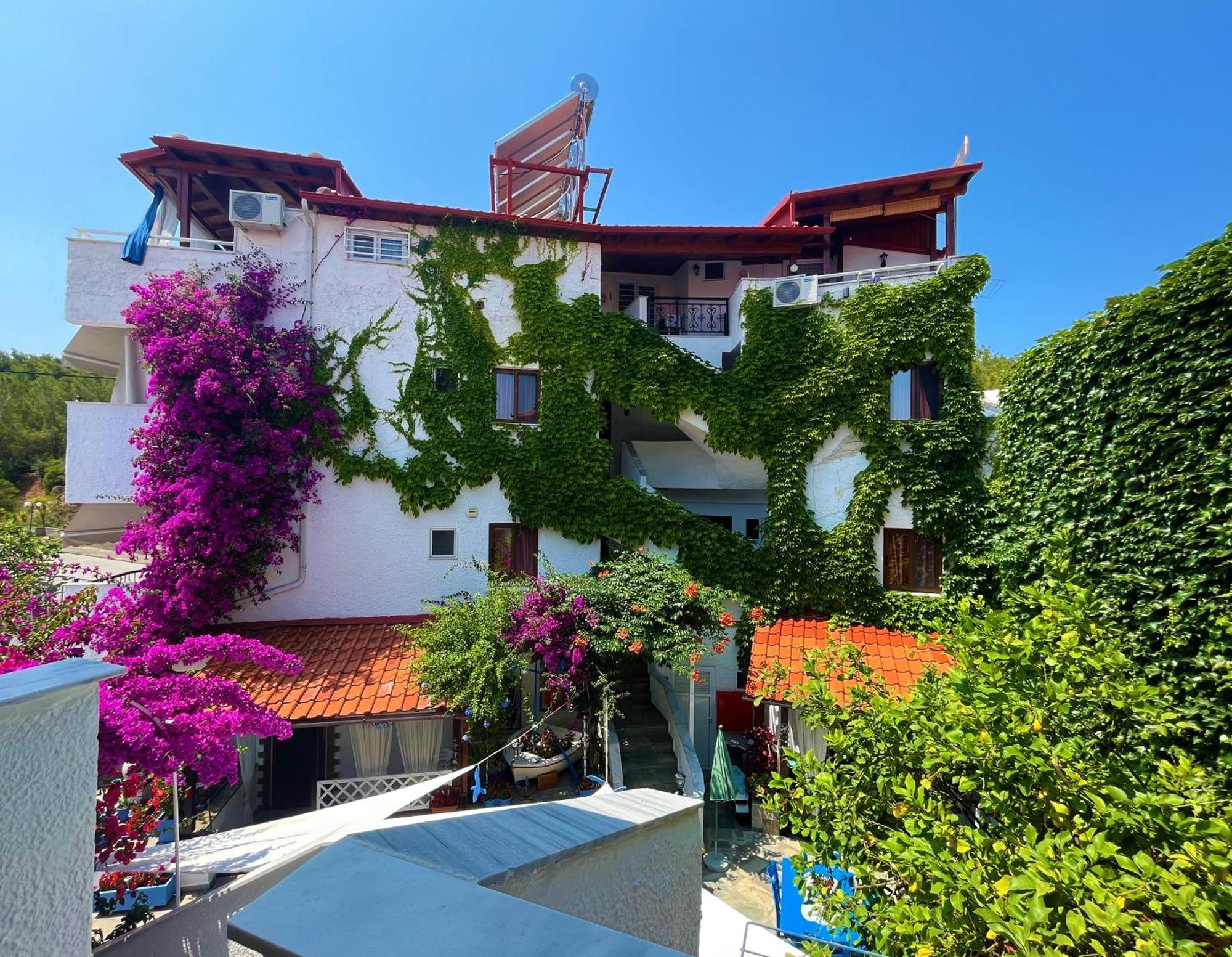 Haus Niko Apartments And Suites نيا بوتيدايا المظهر الخارجي الصورة