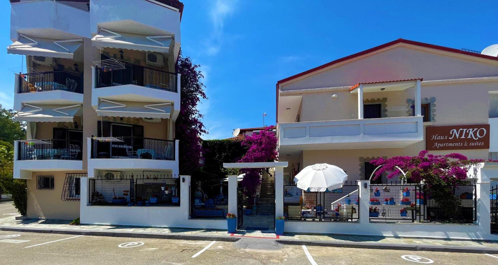 Haus Niko Apartments And Suites نيا بوتيدايا المظهر الخارجي الصورة