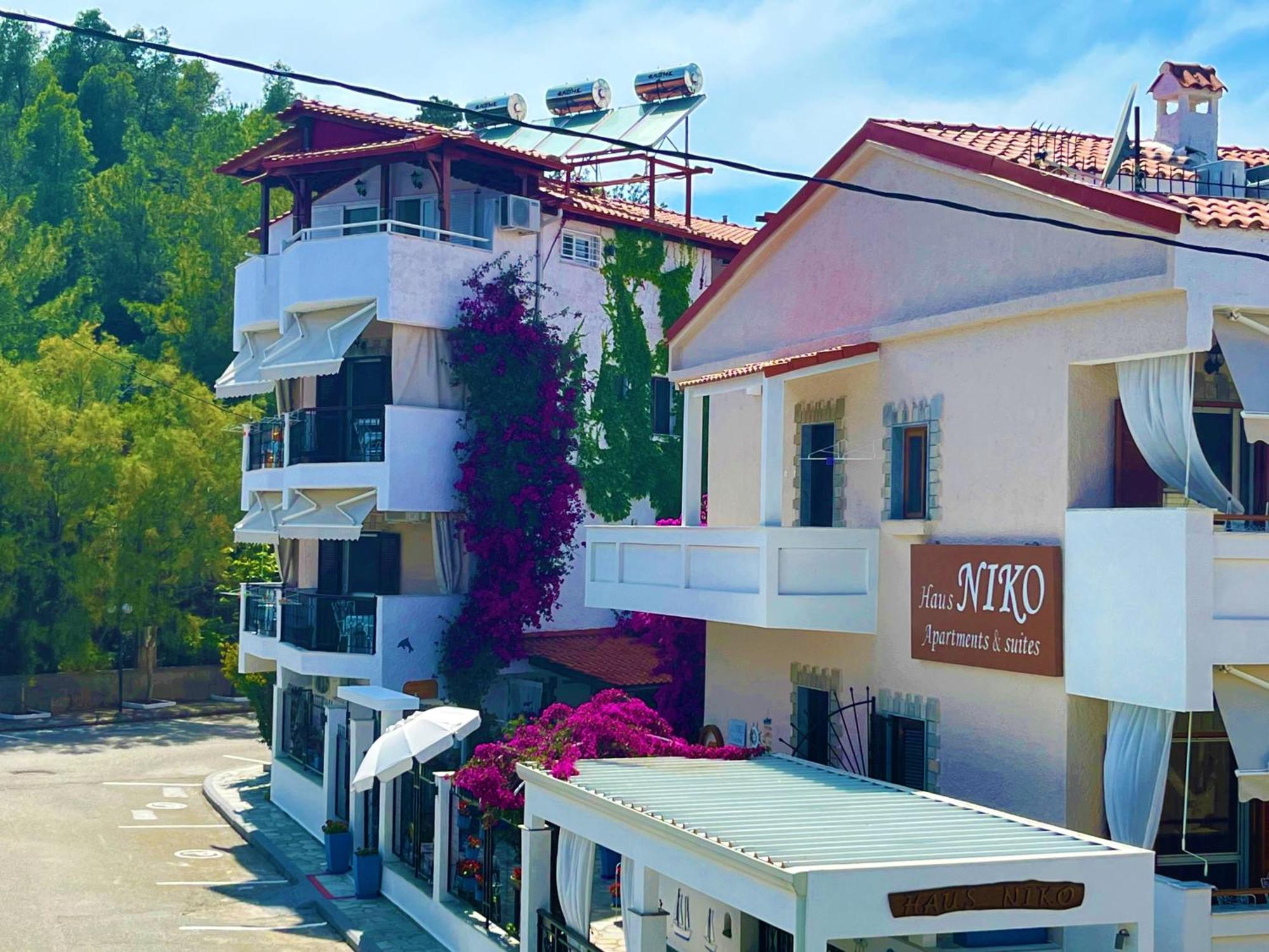 Haus Niko Apartments And Suites نيا بوتيدايا المظهر الخارجي الصورة