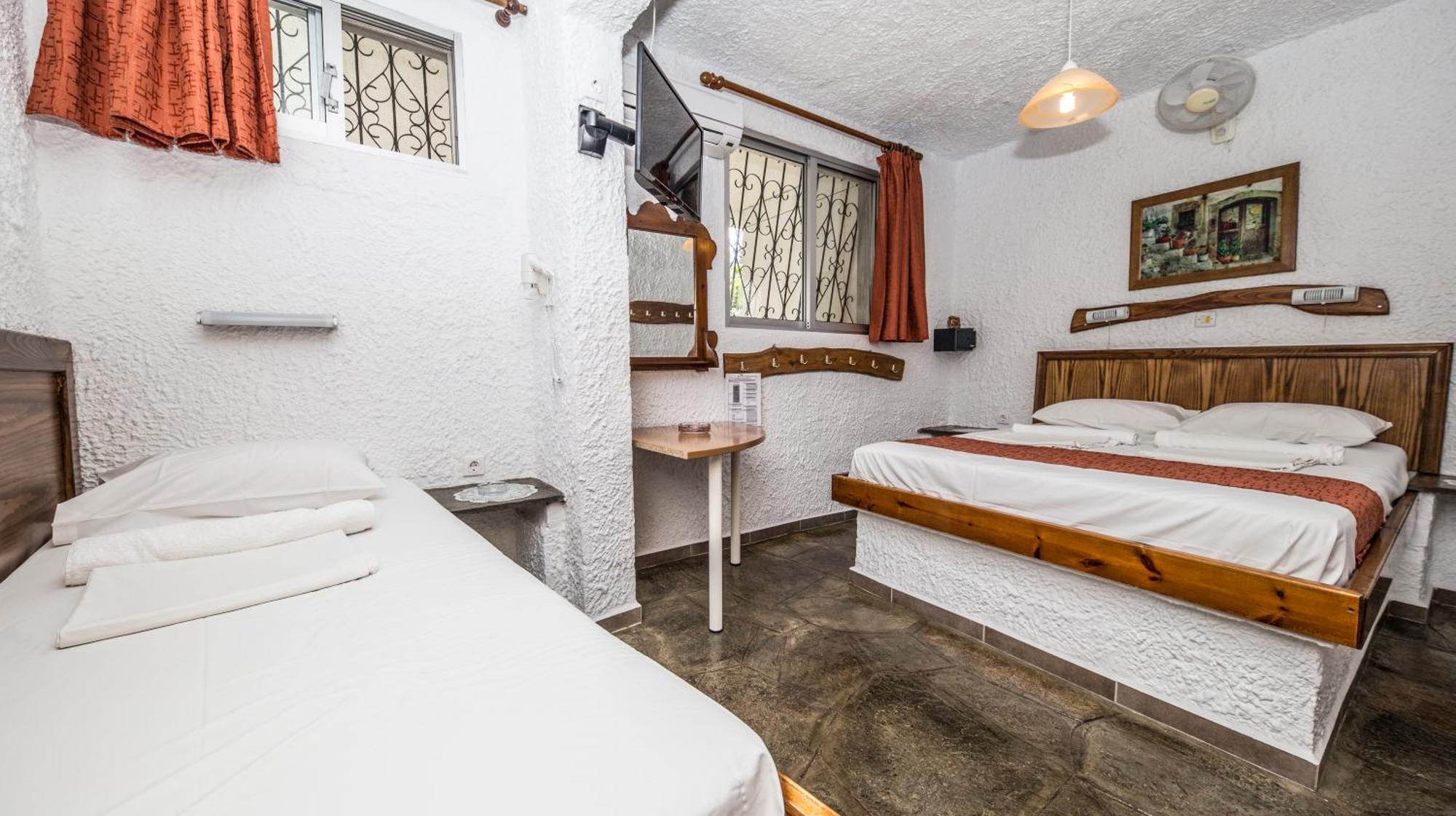 Haus Niko Apartments And Suites نيا بوتيدايا الغرفة الصورة