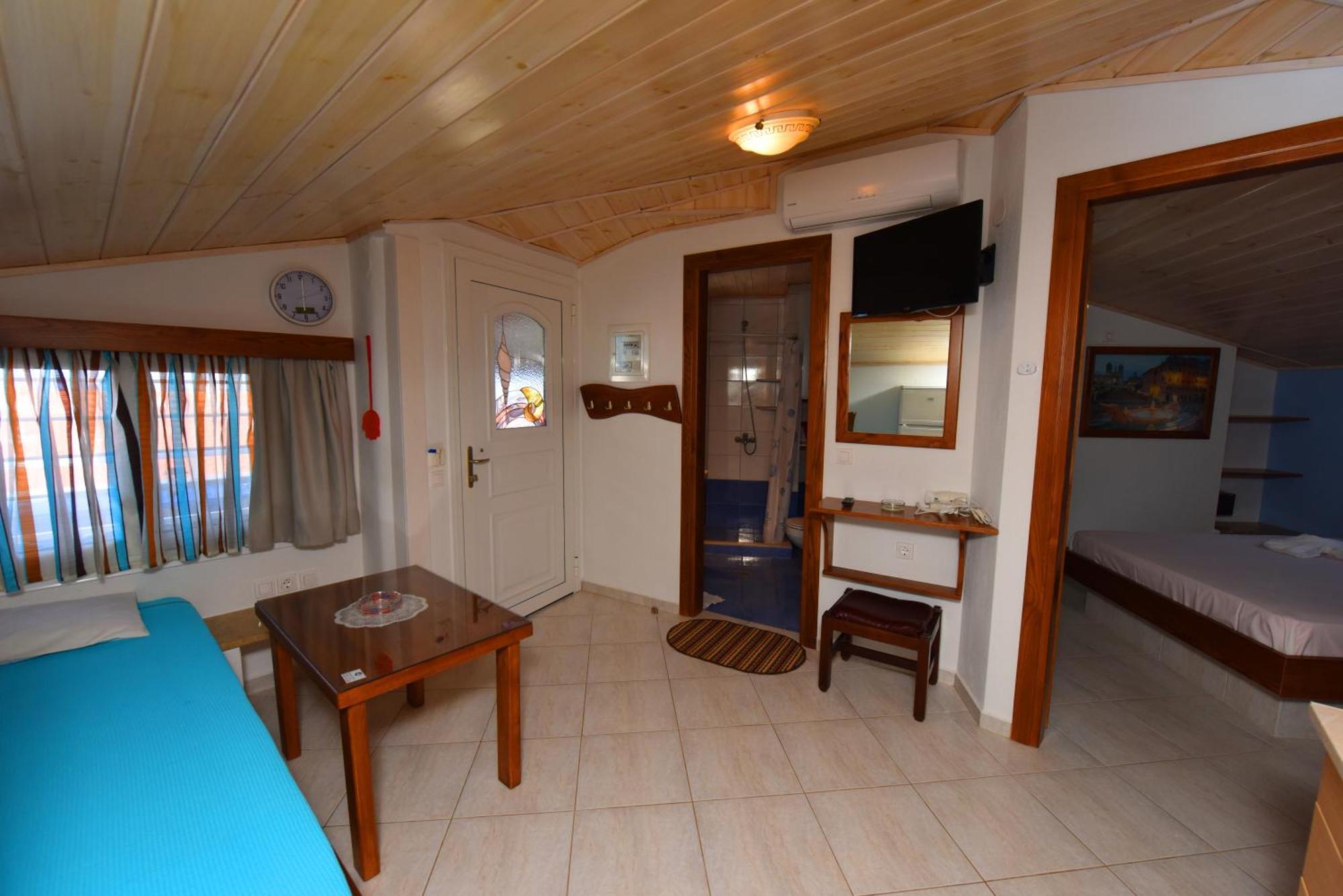 Haus Niko Apartments And Suites نيا بوتيدايا الغرفة الصورة